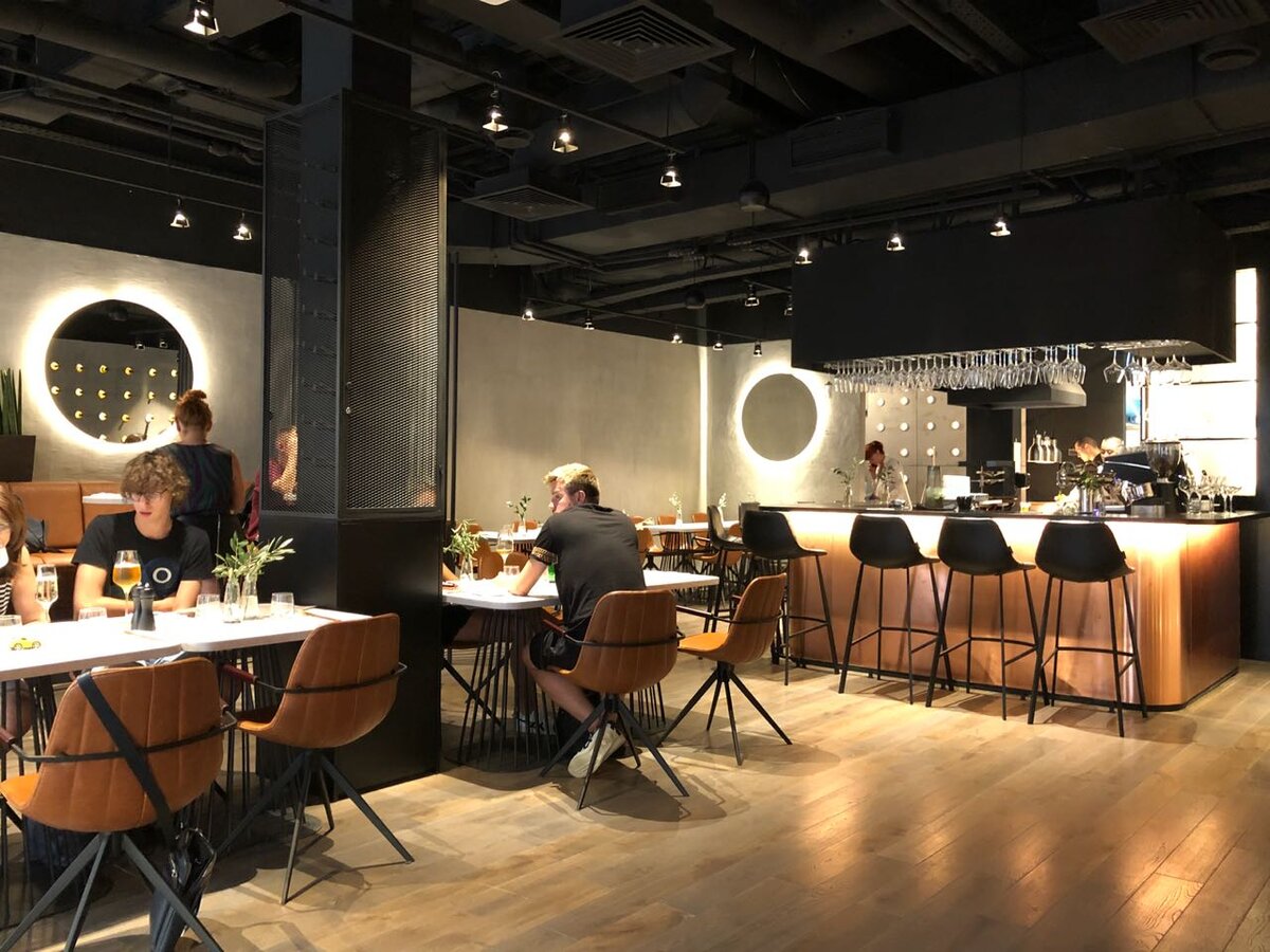 Раклет-бар Borough: дизайн делала Катя Федорова, дизайнер из первой сотни AD: это ее первый проект ресторана