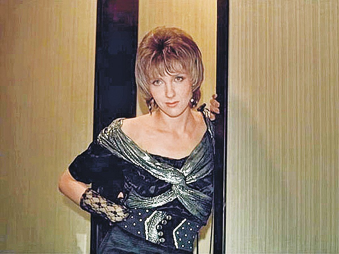 https://dzen.ru/media/tataaistova/kak-menialas-sovetskaia-moda-1980e-5b6445302d402e00aa8e413f