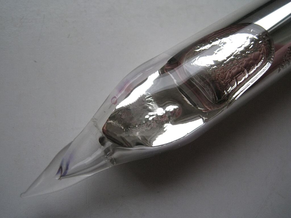 Рубидий в вакуумной ампуле