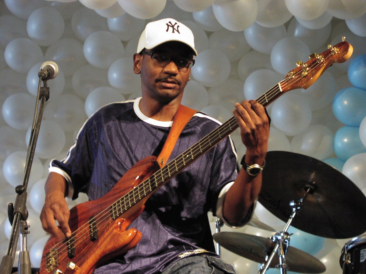 Victor Bailey (фото © Кирилл Мошков, «Джаз.Ру», 2002)