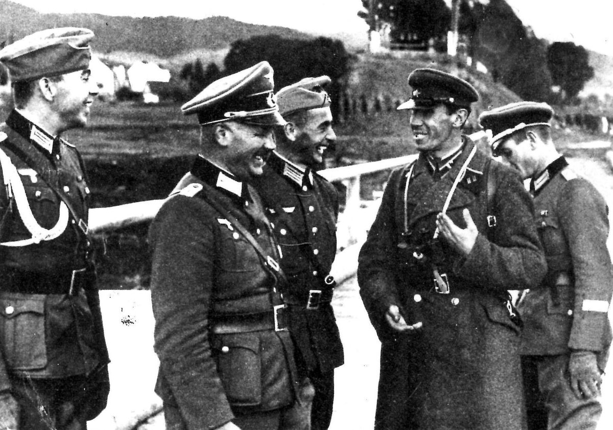 офицеры ркка и вермахта, Польша, 1939 г.