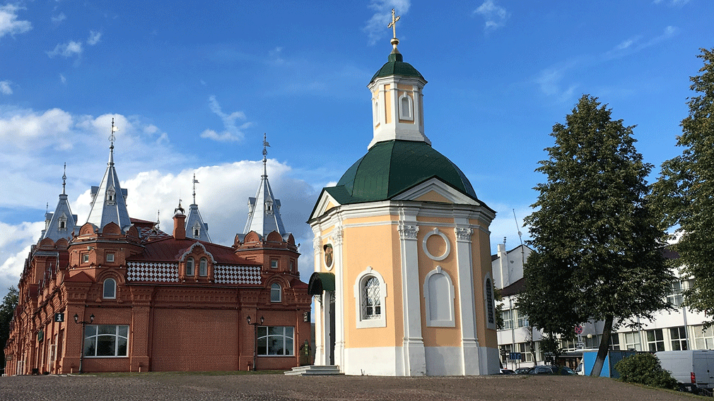 Площадь перед Лаврой и торговые ряды