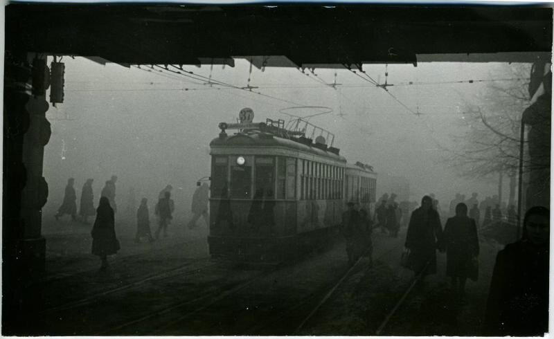 Комсомольская площадь. Виктор Ахломов, 1955 год, г. Москва, из архива МАММ/МДФ.