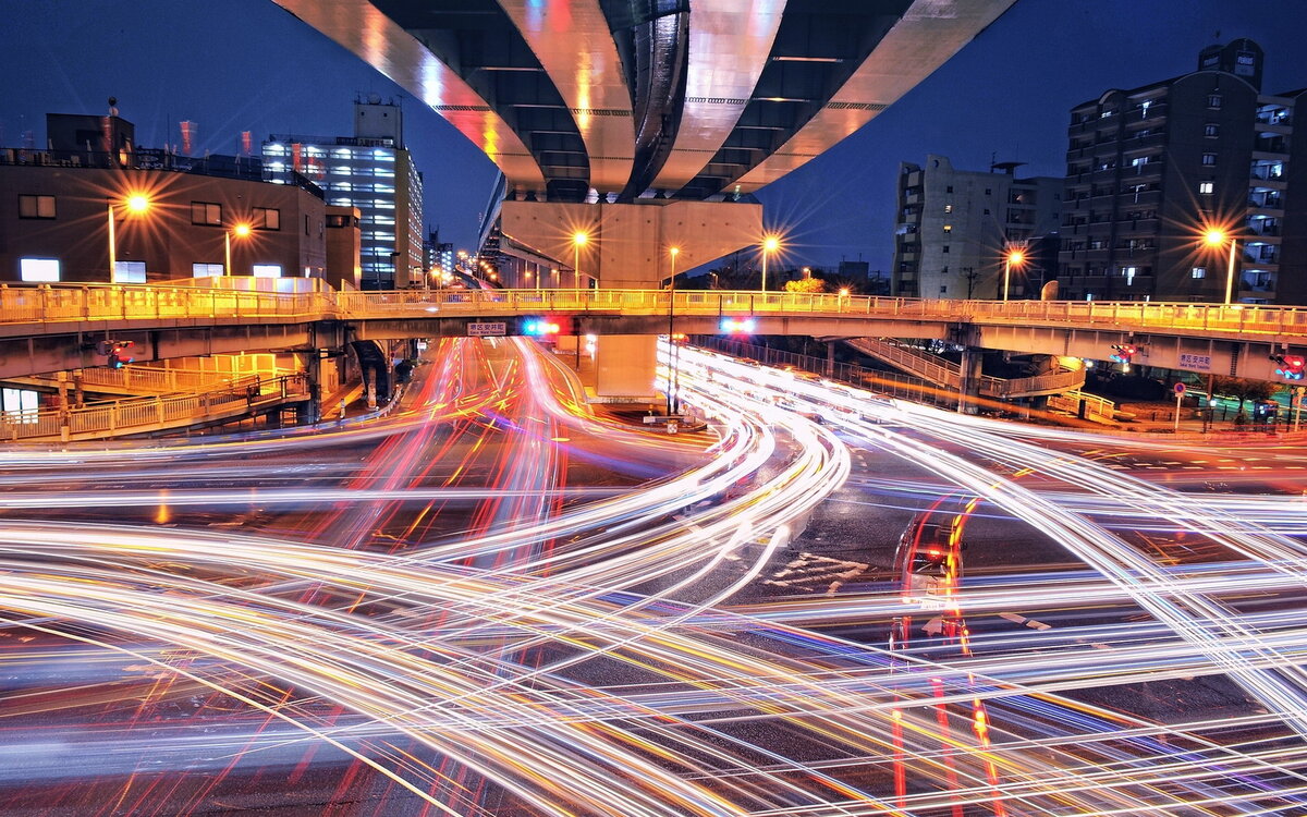 фото: http://www.agxauditors.com/wp-content/uploads/2013/12/City-Japan-Bridge-Lights-Shutter-Speed-Night.jpg