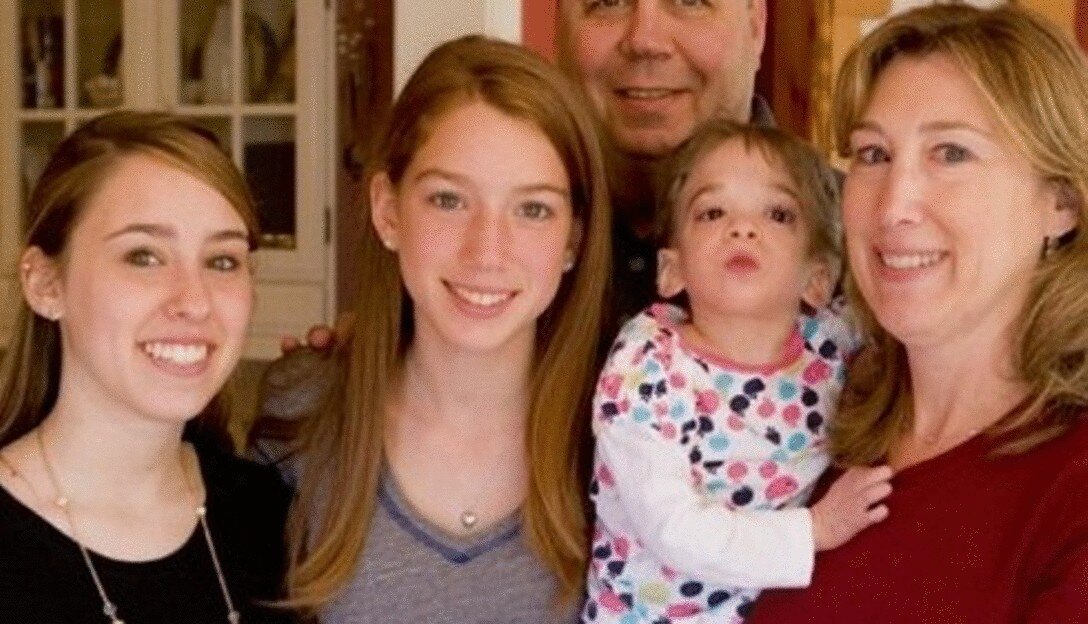 Брук с семьей