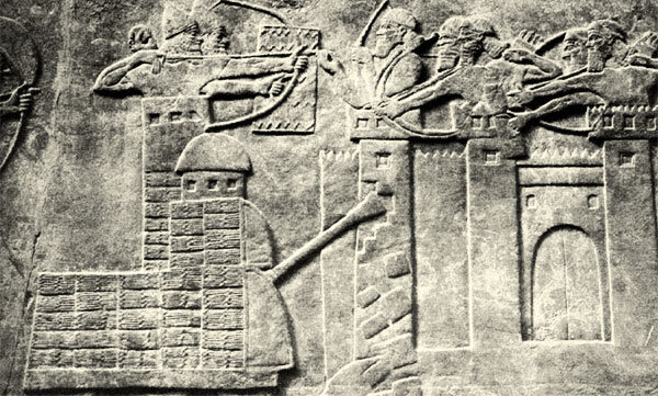 Ассирийский барельеф с изображением тарана