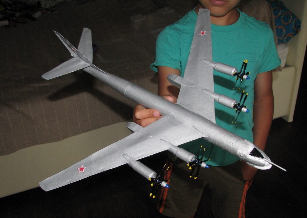 Как сделать бумажный самолетик. Старинные авиамодели