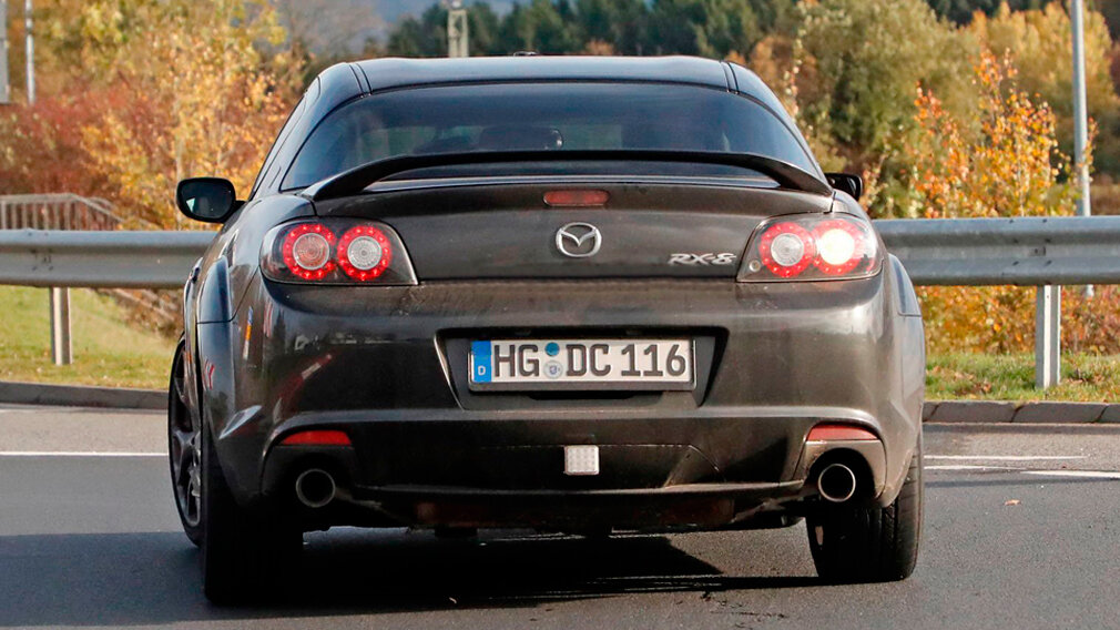 Спортивный автомобиль с роторным мотором от компании Mazda.