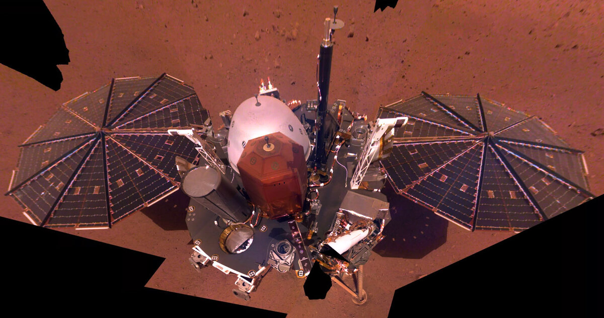 Самое последнее селфи с Марса, сделанное аппаратом inSight