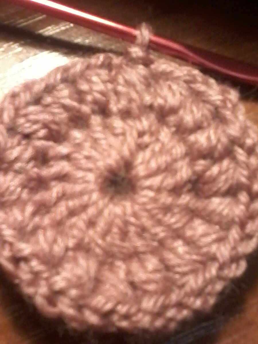 Из таких мотивов можно связать огромное количество вещей. Не верите? Следите за нашим каналом, мы вас в этом убедим. 