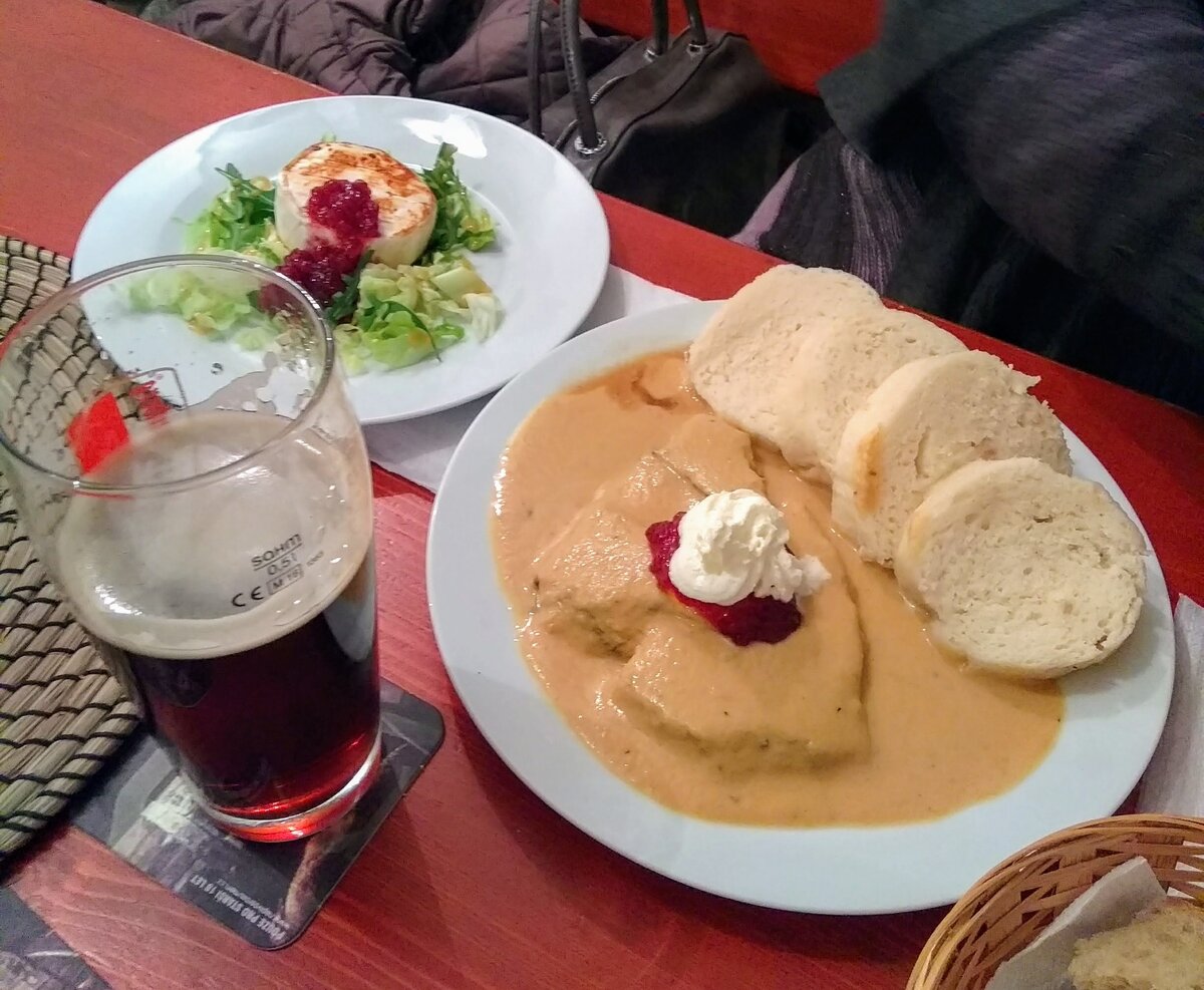 Среднестатический туристический ужин в Праге. Вкусно и сытно