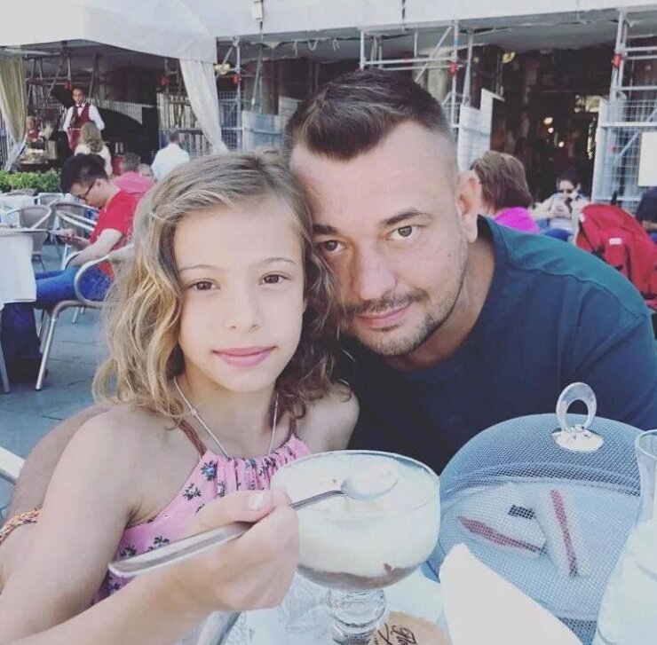 Сергей Жуков с дочкой 