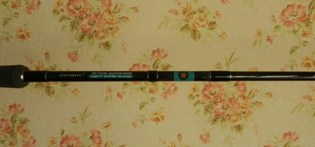 Общий вид деколи на фоне моих обоев.