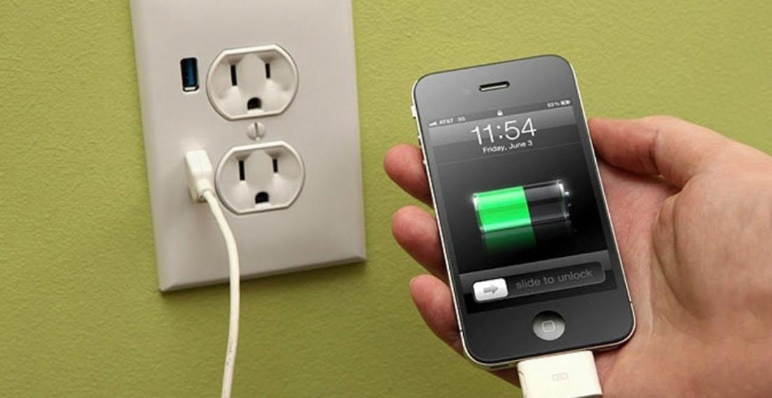 водяные заряжающиеся батарейки. что такое цикл зарядки телефона. можно ли оставлять телефон на зарядке на ночь. зарядник в розетке без телефона. почему нельзя заряжать.