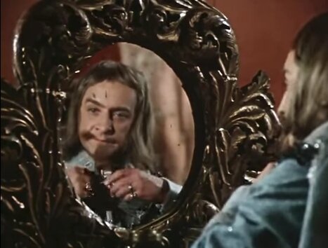 Кадр из фильма "Собака на сене", 1977
