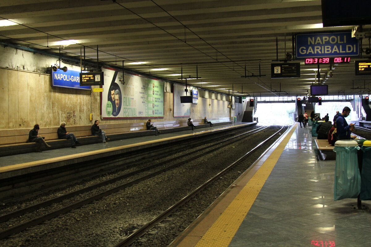 Napoli Garibaldi (станция узкоколейной железной дороги Circumvesuviana)