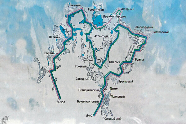Пещера расположена в 100 км от Перми на окраине городка Кунгур и является памятником регионального значения.