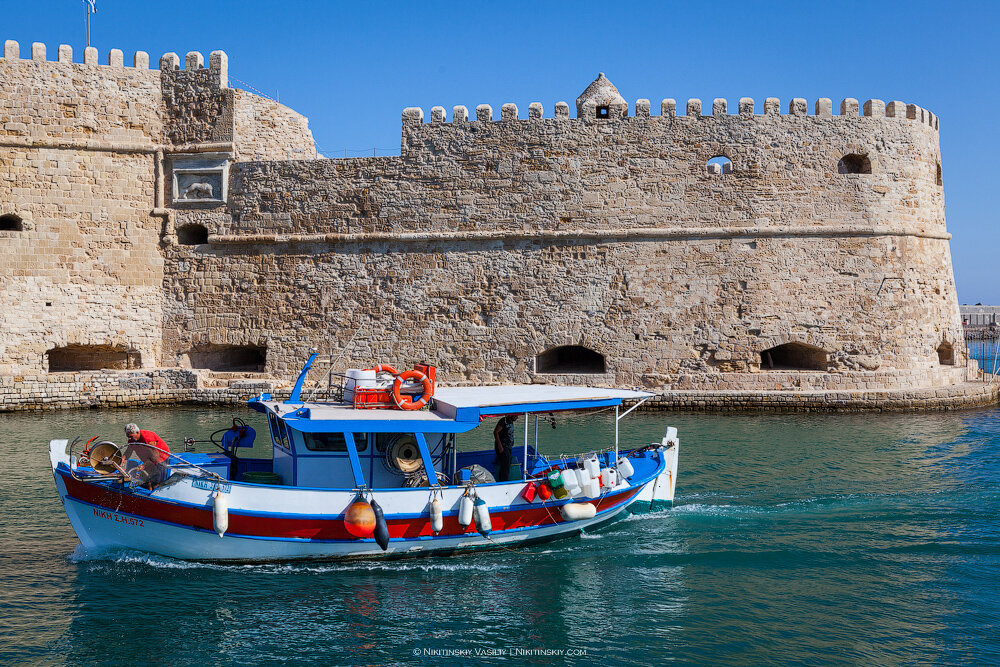 Греция крит ираклион. Остров Крит Ираклион. Heraklion Греция. Ираклион Греция достопримечательности. Ираклион Крит достопримечательности.