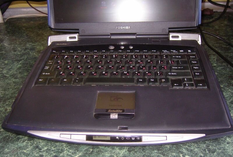 Ноутбук TOSHIBA