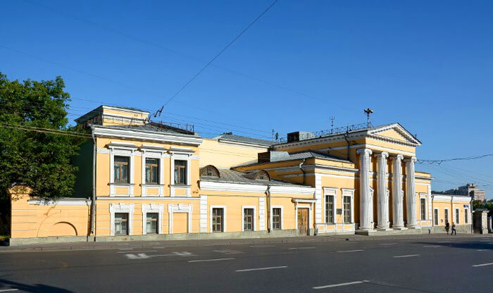 Улица Моховая, 6-8 в Москве