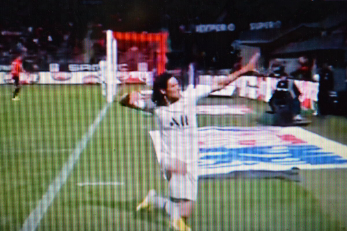 Эдисон Кавани снова забил, но его усилий не хватило клубу из Парижа.