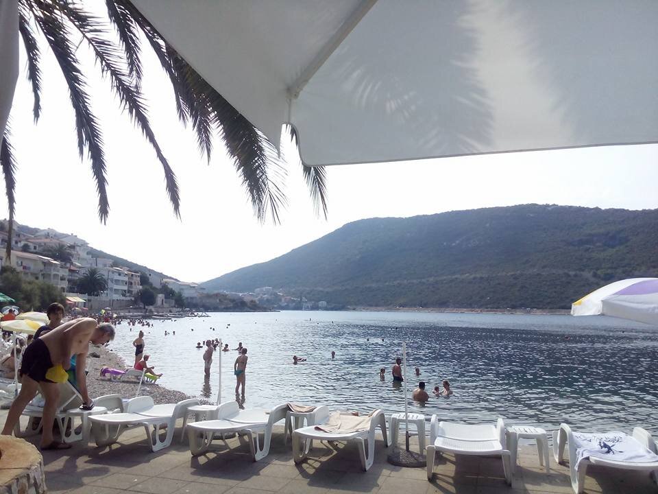 Пляж Неума возле отеля Neum