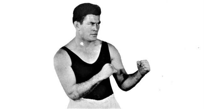  Чемпион мира Джин Танни   /  изображение с  http://b0xing.ru