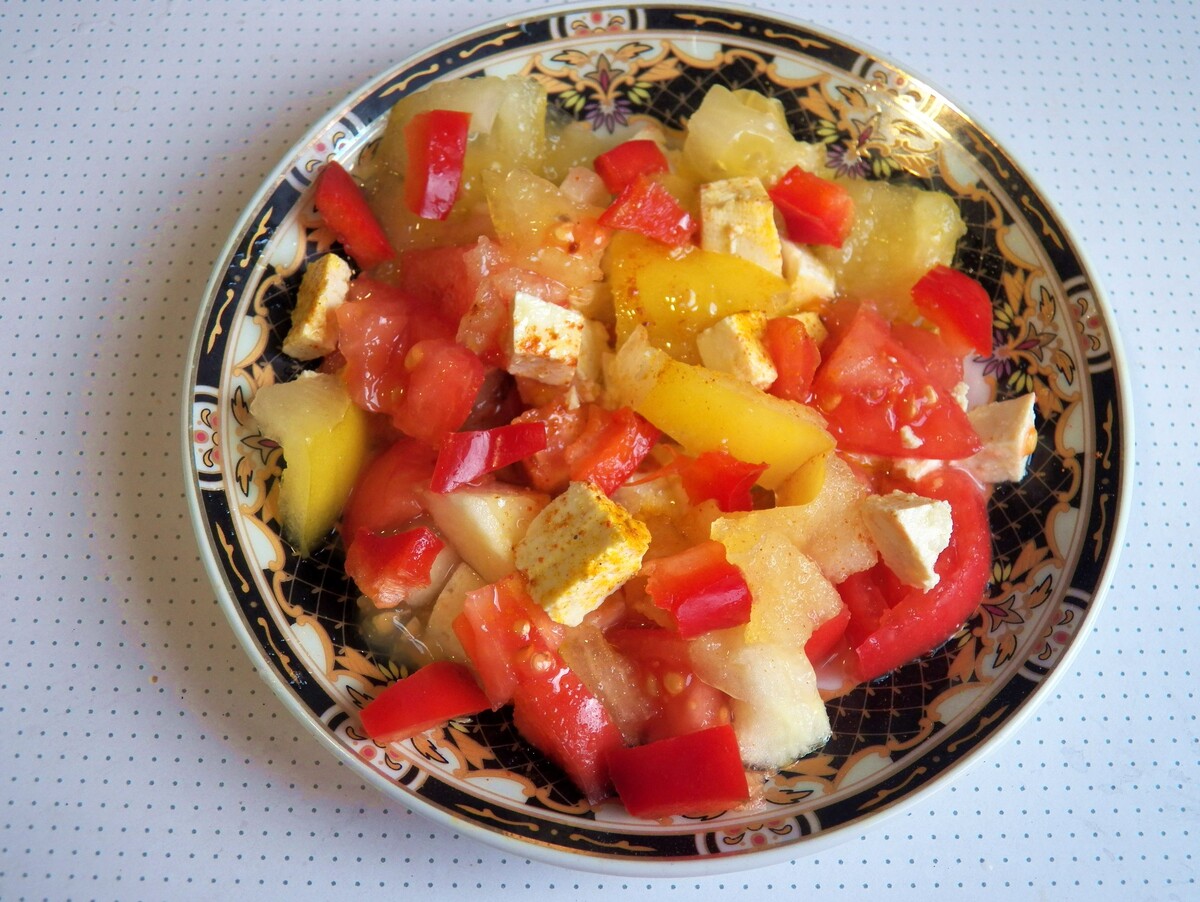 Салатик с соевым сыром