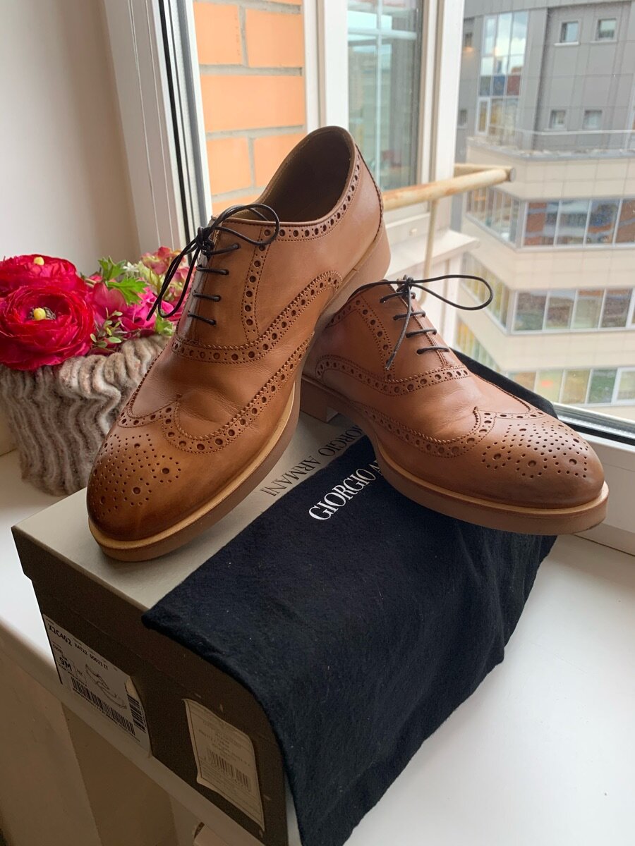 Кожаные коричневые оксфорды Giorgio Armani. Фото с сайта Luxxy.com