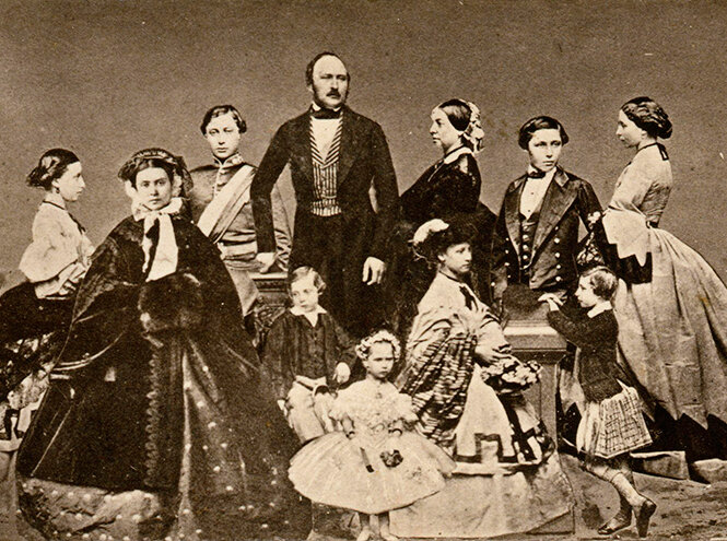 Семейное фото: королева Виктория, принц Альберт и их дети