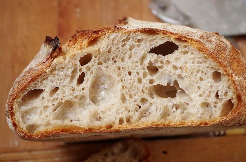 Хлеб на закваске пошаговый рецепт. За хлебом. Пшеничный хлеб на закваске. Хлеб на закваске в домашних. Хлеб на закваске в духовке.