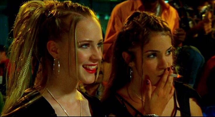 Фильм отлично передает моду нулевых в Америке. Картинка действительно радует глаз.