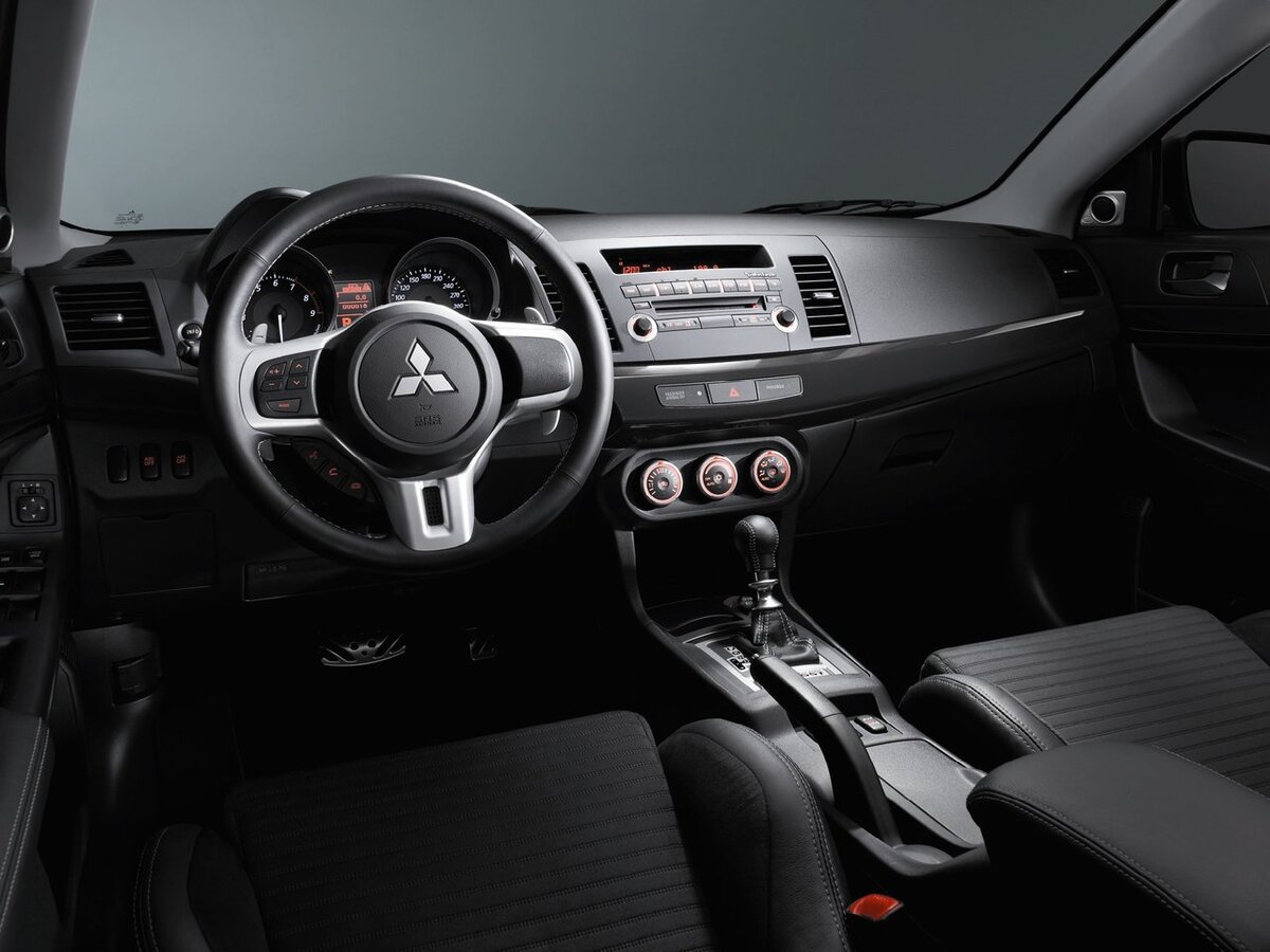 Салон не сказать что   самый красивый в своем классе,но он по своему приятен 