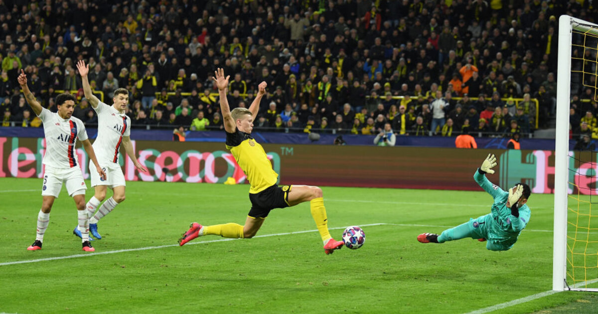 Холланд забивает первый мяч в ворота Наваса Кейнара.  фото: открытые источники сети.