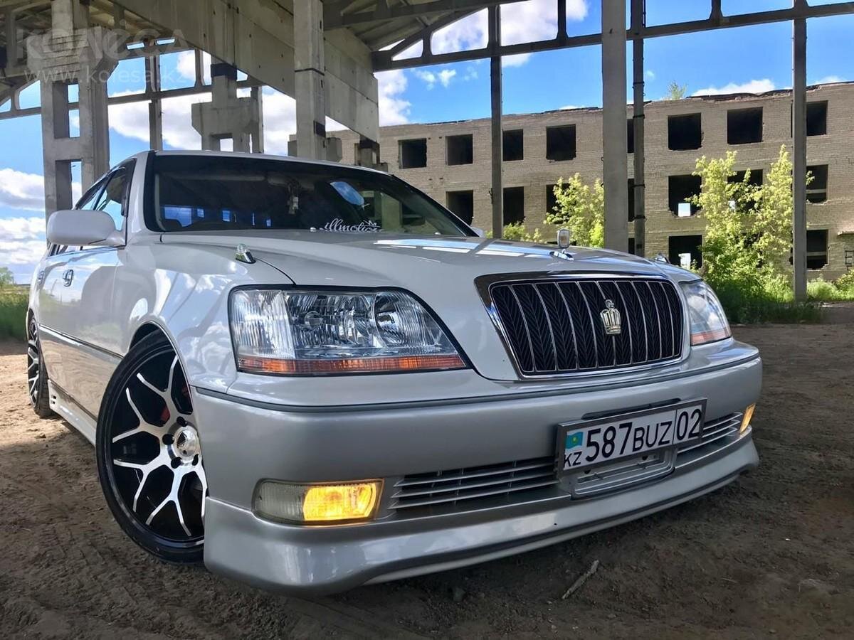 Crown majesta. Toyota Crown Majesta 2001. Тойота Краун Маджеста 2001. Toyota Crown 2001. Тойота Кроун Маджеста 2001.