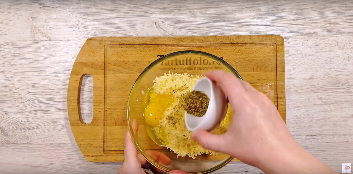 Нежные, ароматные творожно-сырные палочки за 20 минут понравятся абсолютно всем!