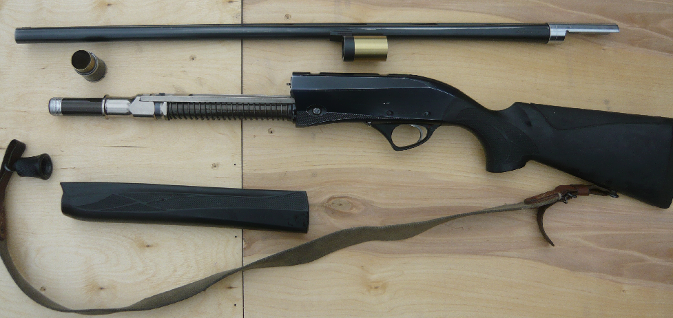 Полуавтоматическое охотничье ружье Fabarm xir 5 в разобранном виде. Фото автора