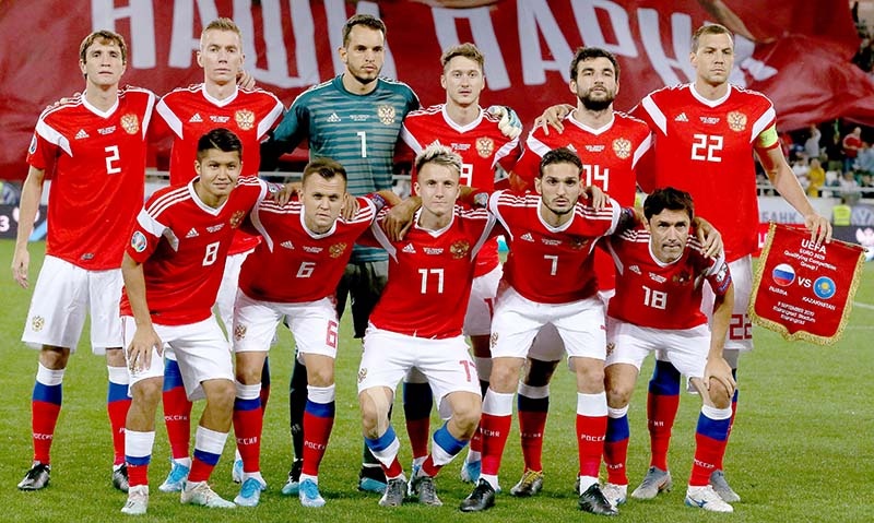 прошлогоднее фото сборной. Артём еще капитан. А вот Маринато, похоже, вернется, если Сафонова засадят на скамейку. 