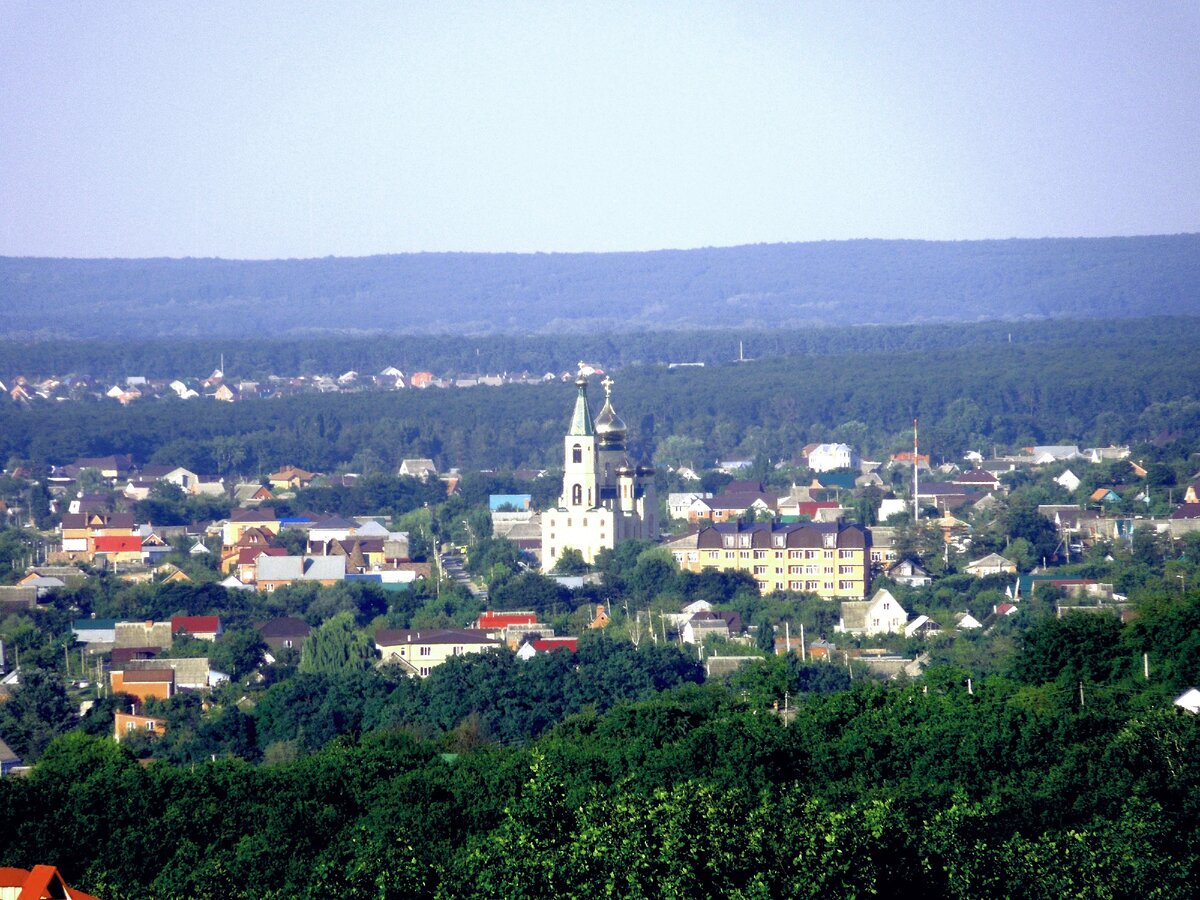   Горячий Ключ утопает в зелени                                                                    