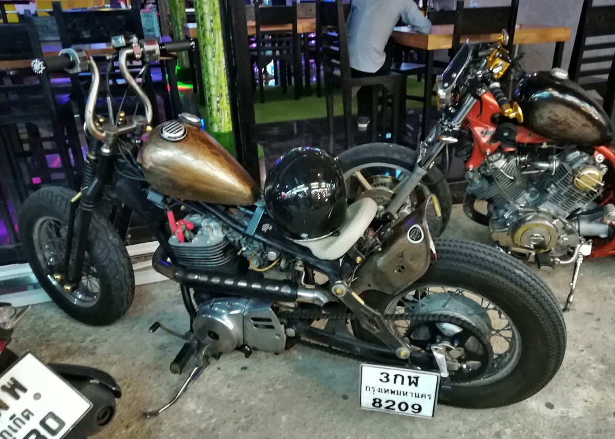 Мотоцикл в стиле стим-панк.