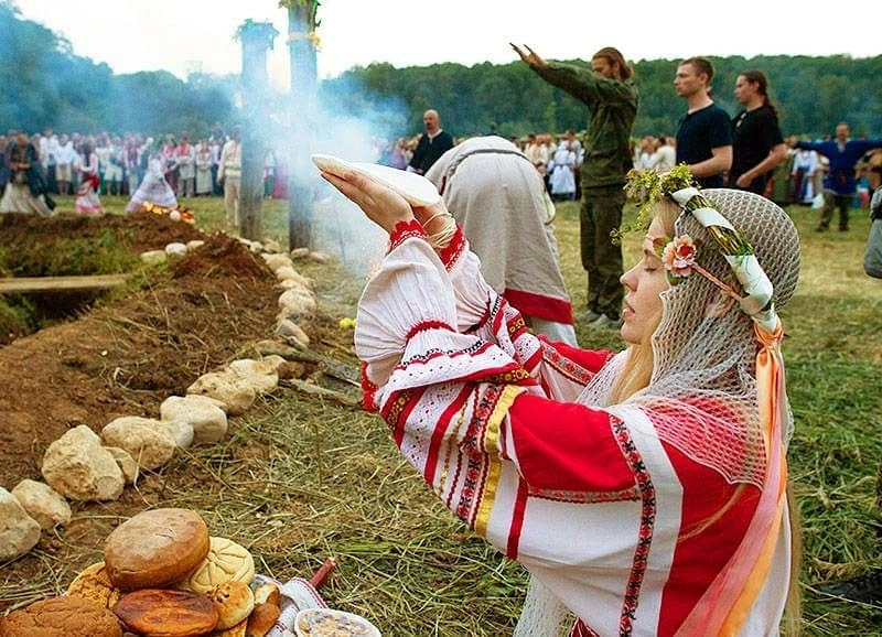 Люди язычники. Традиции славян. Славянские обычаи. Обряд. Языческие традиции.