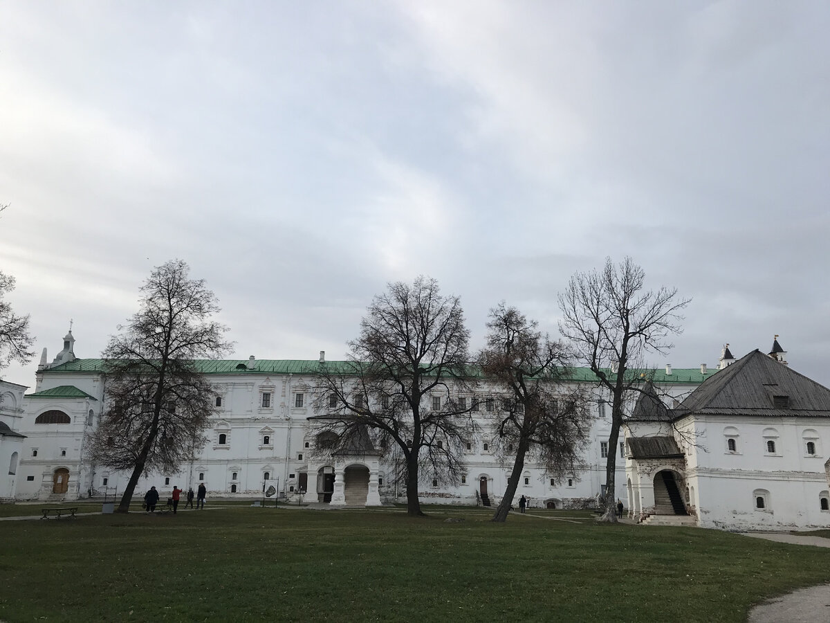 Кремль, конечно, поражает своей красотой и стариной