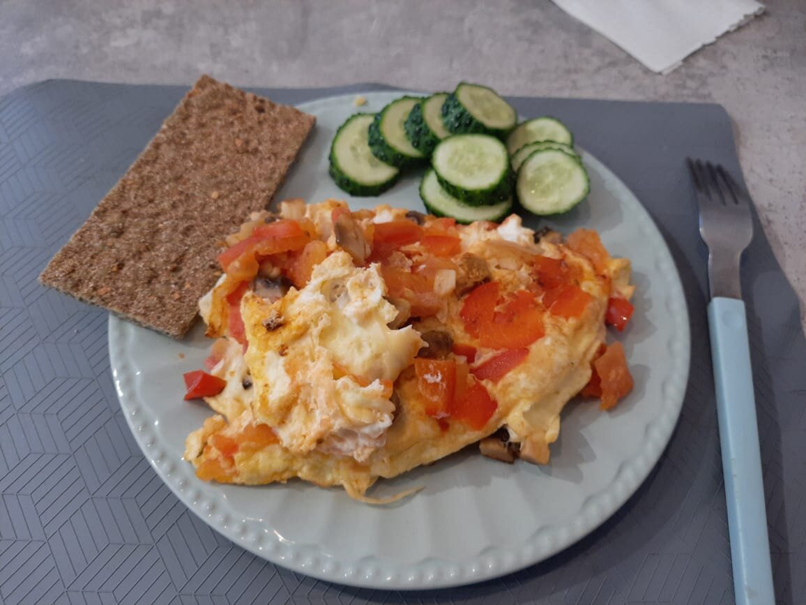Овощной омлет с шампиньонами