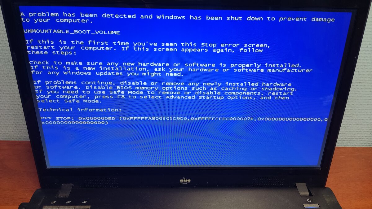 Синий экран 0000000050. Registry Error Windows 7. Registry Error Windows 10. Переполнен регистр ошибка.