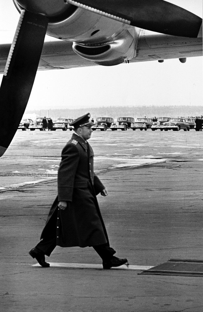 Леонид Лазарев. Юрий Гагарин. Москва, Внуково.14 апреля 1961 г.