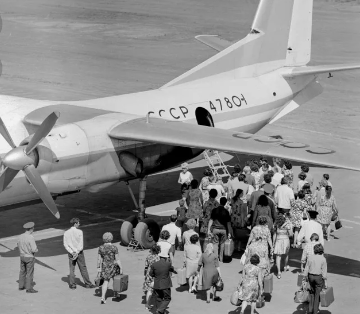 Посадка на самолет АН-24
