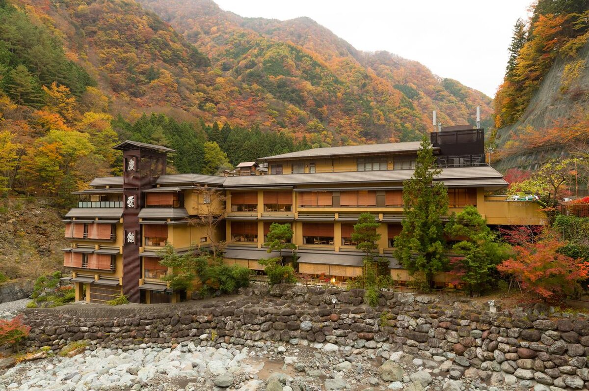 Nishiyama Onsen Keiunkan, Хаякава, Япония