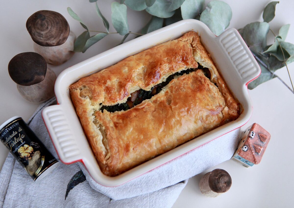 Пироги с печенкой и грибами