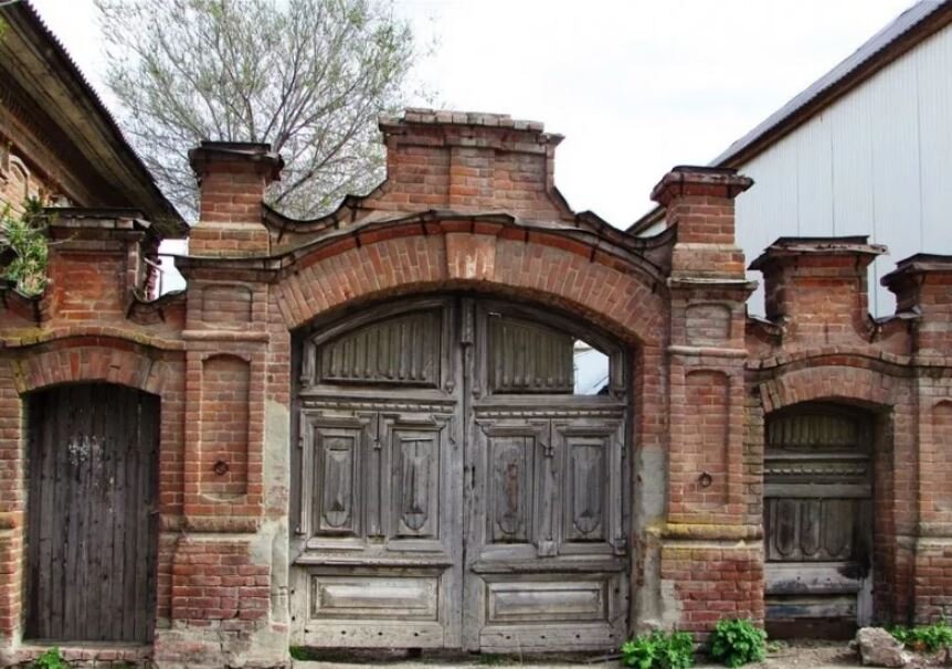 Иллюстрация - старый дом в Саратовской области