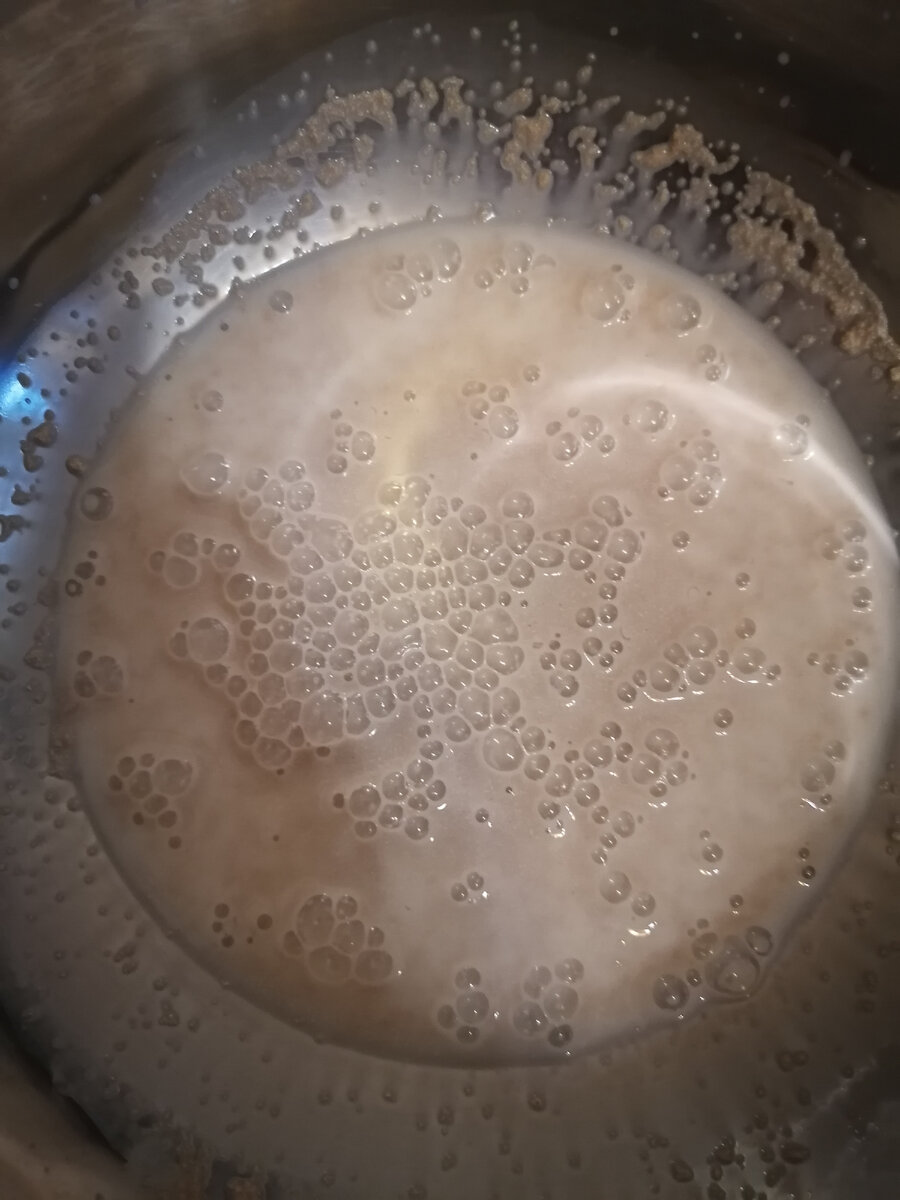 Молоко, соль, сахар, дрожжи